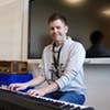 Einar (33) blir inspirert av filmmusikk