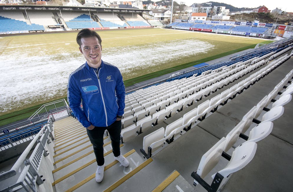 Kristoffer Haraldseid frå Vats får Haugesund kommune sin idrettspris for innsatsen på fotballbanen i 2016.
Arkivfoto: Torstein Nymoen