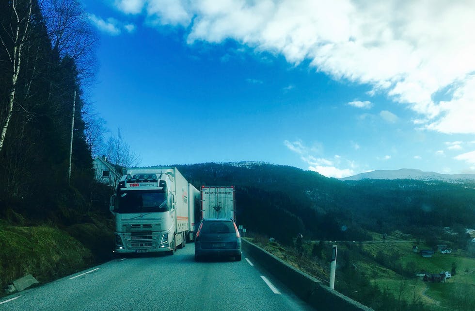 Tidlegare Etne-ordførar, Sigve Sørheim, er skuffa over at strekkja Bakka - Solheim ikkje er prioritert i NTP-forslaget. Her frå Geitaberget i Etne, ein av flaskehalsane.
Arkivfoto