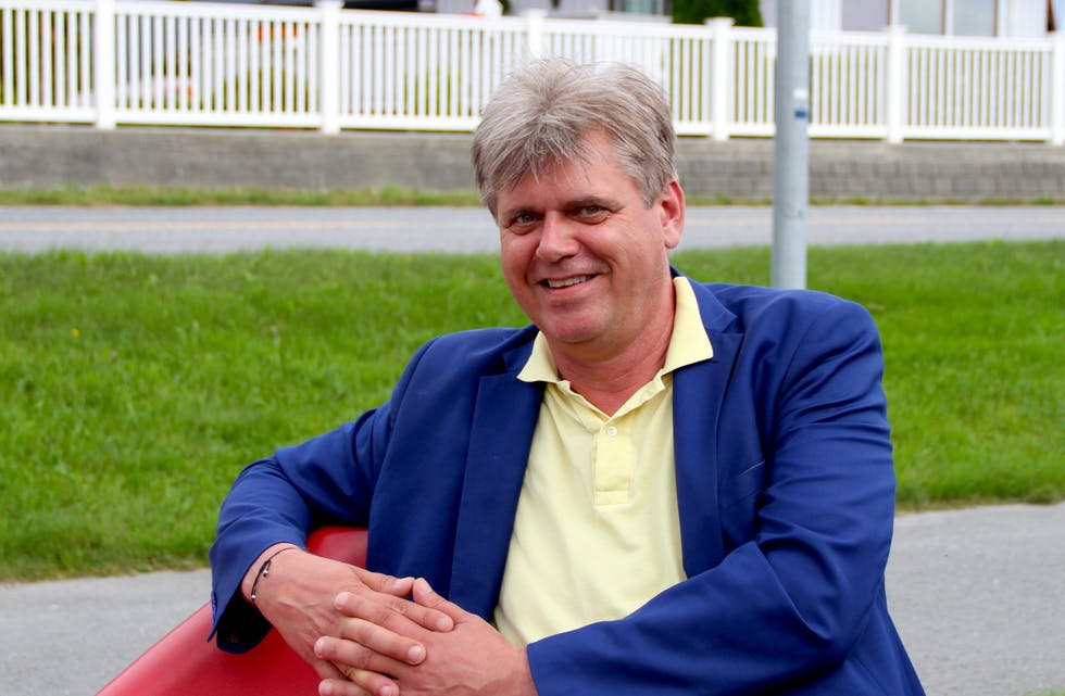Nils Einar Steinstø flytta i sommar heim igjen til Etne etter 30 år. No gler han seg til å jobba for eit godt næringsliv i Etne og Vindafjord, som ny dagleg leiar i Fikse Næringsutvikling.
Foto: Grethe Hopland Ravn