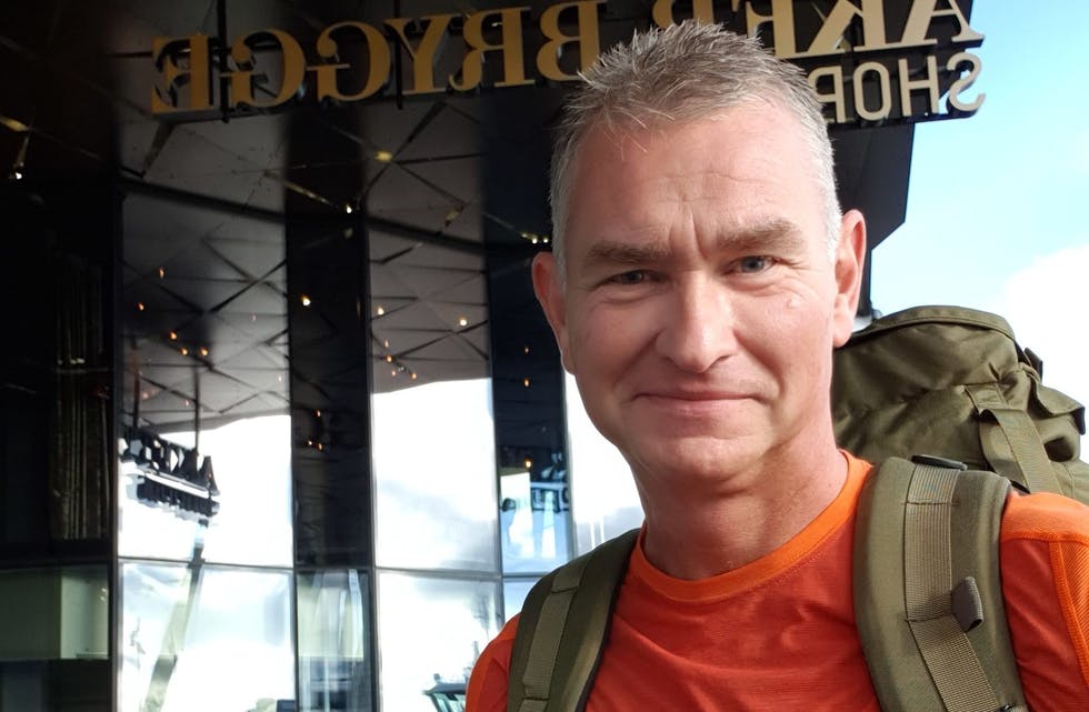 Jarle Grindheim gjekk heim til Vestlandet frå jobb. Jobben er i Oslo, og derfor måtte nærare 50 mil forserast.
Foto: Privat