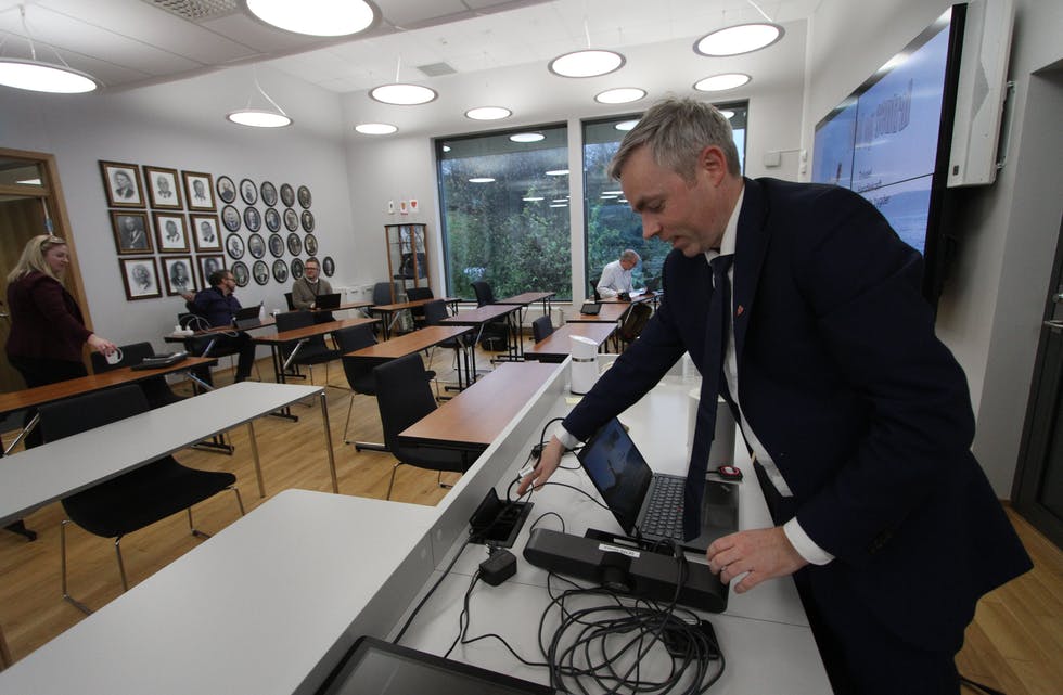Kommunedirektør Yngve Folven Bergesen har kutt i sengeplassar på Ølen omsorgssenter og Vindafjordtunet i forslaget til budsjett i Vindafjord for 2021. Foto: Jon Edvardsen