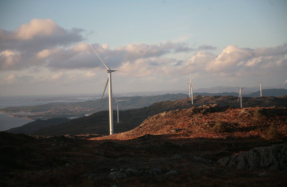 NVE meiner delar av Grannar-distriktet er godt eigna for vindparkar. Dette bilete er frå Midtfjellet i Fitjar. Arkivfoto: Jon Edvardsen