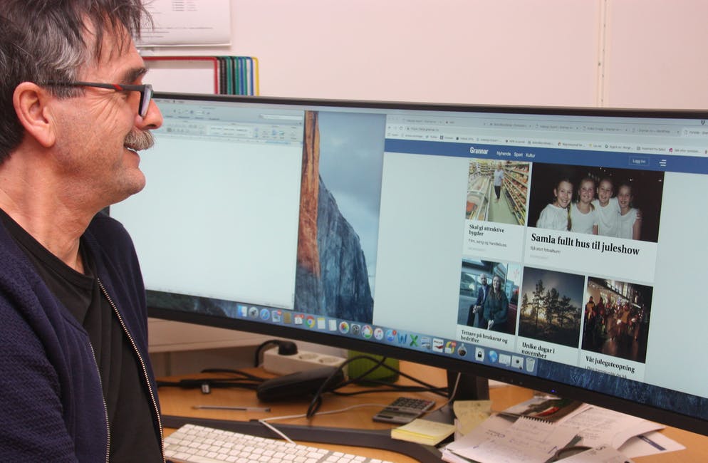 Digitalt framsteg. Redaktør Arne Frøkedal håpar dei nye nettsidene til Grannar vil bli meir oversiktlege og lette å bruka.
Foto: Irene Mæland Haraldsen