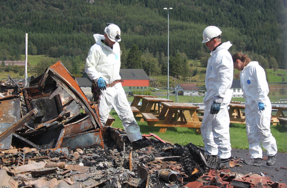 Krimtekniske undersøkingar gav ingen eintydig forklaring på korleis brannen starta i Vindafjordhallen natt til 22. juli. Foto: Sirianne Vikestad