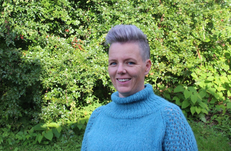 Liv Astrid Halvorsen Hesjedal er engasjert i mykje av det som skjer i Skånevik, og seier dugnad avlar både glede, fellesskap - og meir dugnad.
Foto: Privat