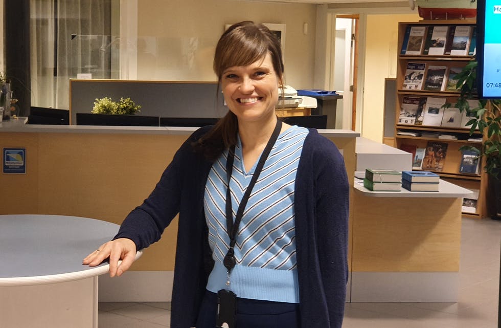 Stina Hetland Golf frå Vikedal er ny leiar på sevicetorget i Vindafjord kommune. Ho synest møtet med både kollegaer og innbyggjarar i Vindafjord har vore svært positivt. Foto: Privat